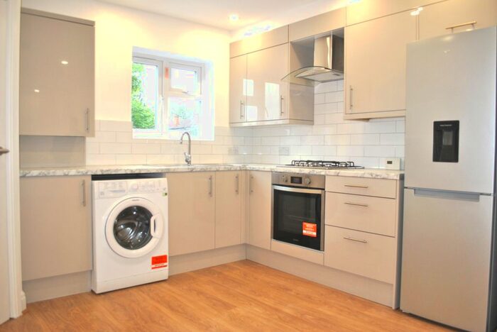 1 Bedroom Maisonette To Rent In Darkes Lane, Potters Bar, EN6