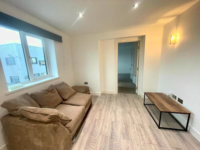 1 Bedroom Flat To Rent In Stratton Road, Swindon, SN1