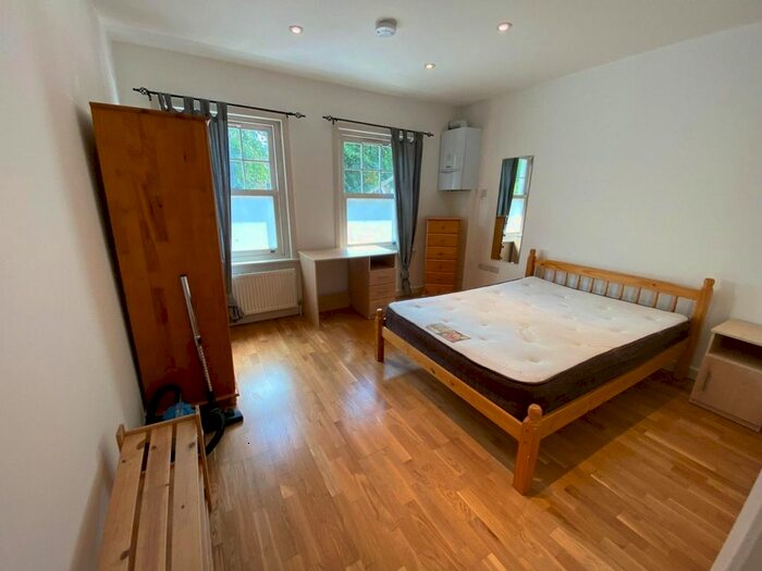4 Bedroom Flat To Rent In Evering Road, Stoke Newington, Dalston, N16