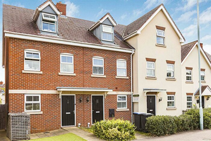 3 Bedroom Terraced House For Sale In London Road, Welwyn, AL6