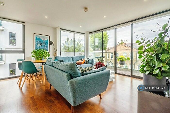 2 Bedroom Flat To Rent In Acer Road, London, E8