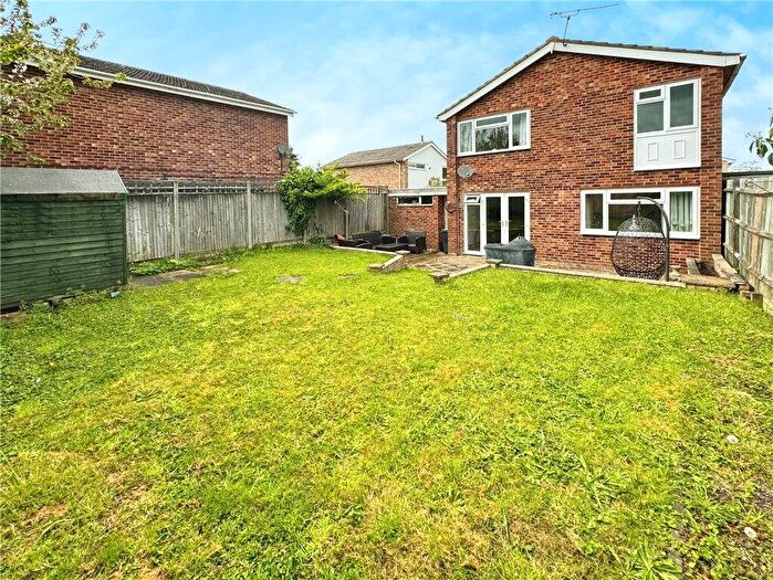 3 Bedroom Link Detached House To Rent In White Horse Road, SL4