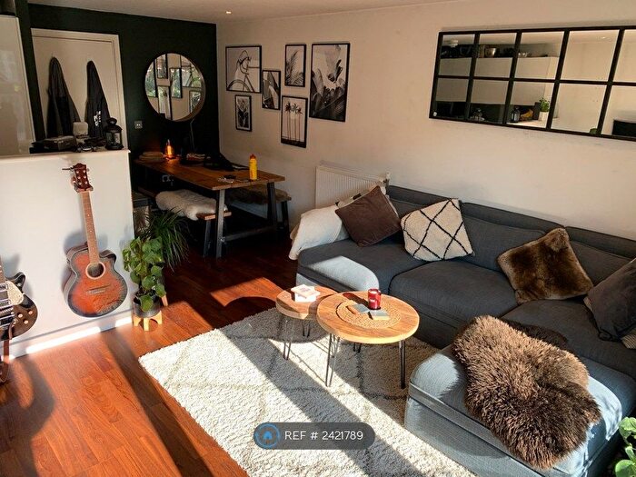 1 Bedroom Flat To Rent In Holly Street, London, E8