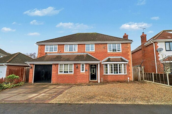 5 Bedroom Detached House For Sale In Collett Close, Hedge End, SO30