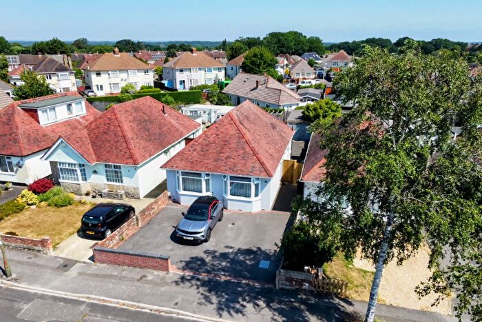 3 Bedroom Detached Bungalow For Sale In Minstead Road, Bournemouth, BH10