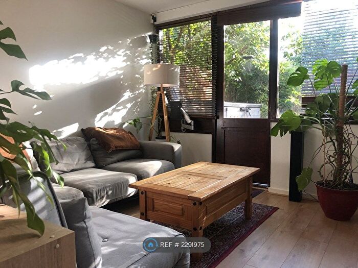 Studio To Rent In Bampton Road, London, SE23