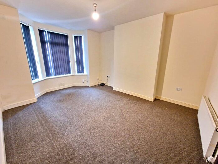 1 Bedroom Flat To Rent In Flat, Lockwood Road, DN1