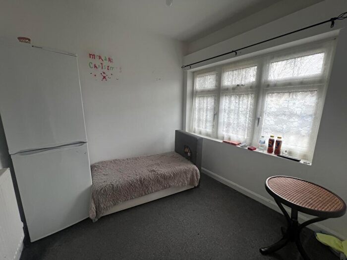 1 Bedroom Flat To Rent In Merritts Brook Lane, Northfield, Birmingham, B31