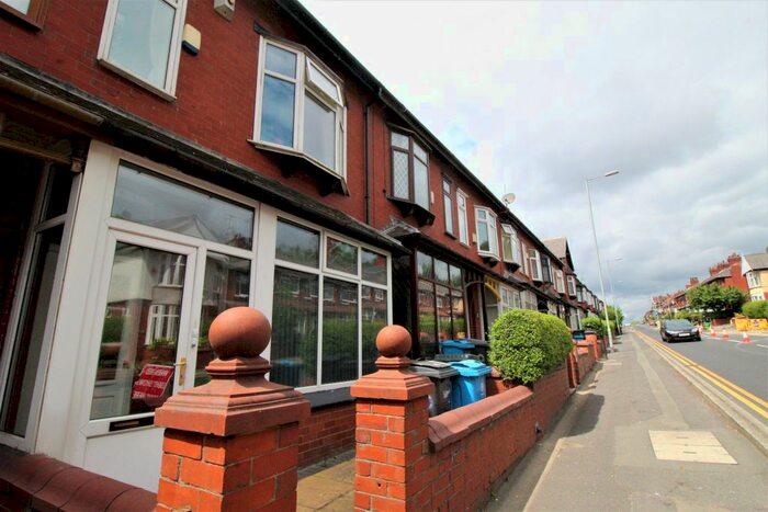 4 Bedroom Terraced House To Rent In Abbey Hills Road, Oldham, OL8