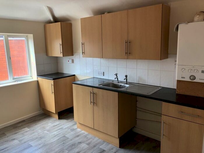 2 Bedroom Flat To Rent In The Green, Thorne, Doncaster, South Yorkshire, DN8