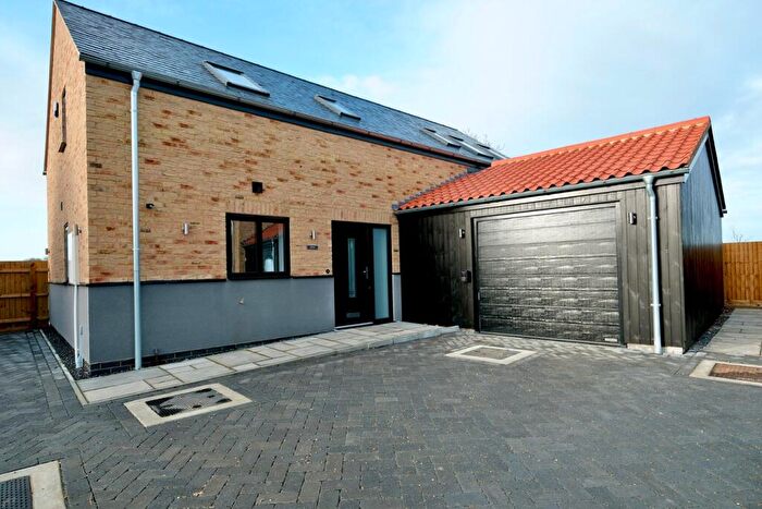 4 Bedroom Detached House For Sale In Manor Farm, Wennington, Huntingdon, PE28