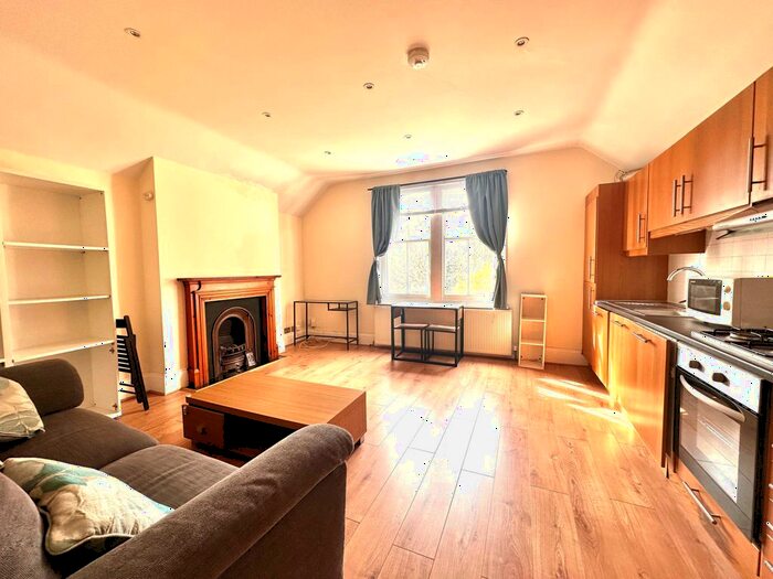1 Bedroom Flat To Rent In Corfton Road, Ealing, W5