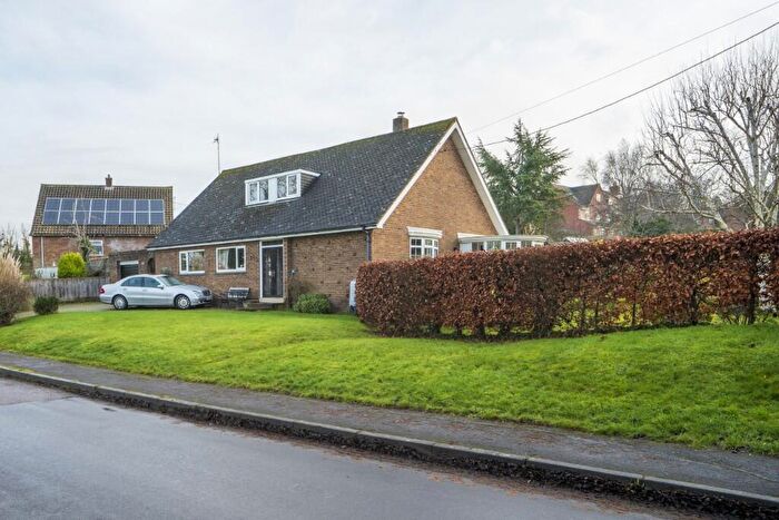 3 Bedroom Detached Bungalow For Sale In Churchway, Blunsdon, SN26