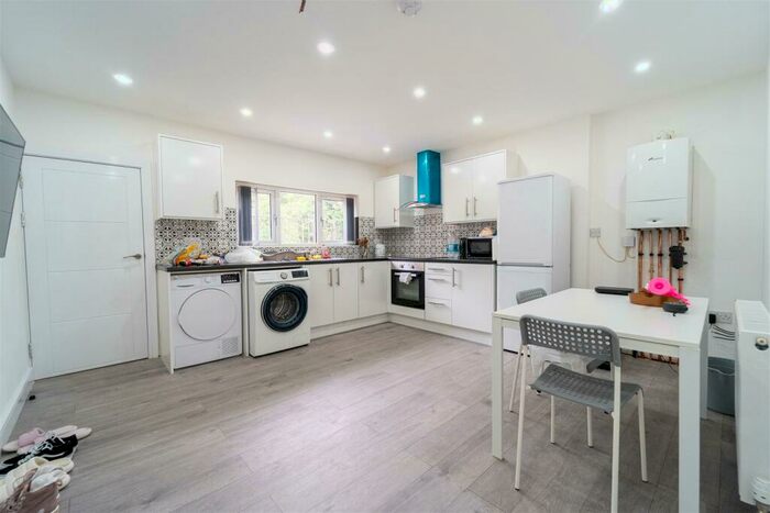 2 Bedroom House To Rent In Sandon Road, Birmingham, B17