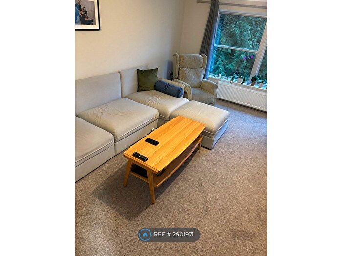 3 Bedroom Flat To Rent In Weston Park West, Bath, BA1