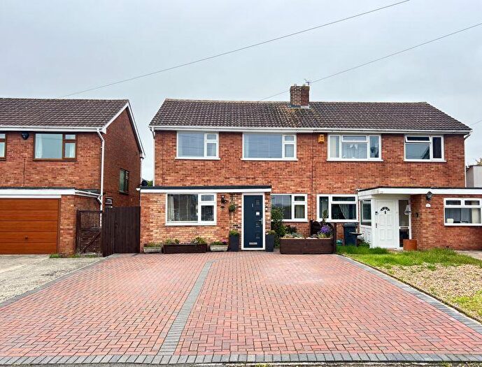 4 Bedroom Semi-Detached House For Sale In Little Normans, Longlevens, Gloucester, GL2