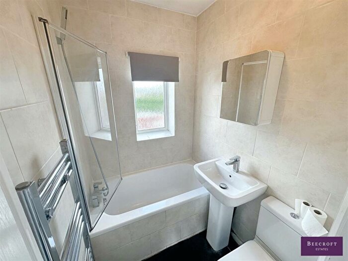 2 Bedroom Semi-Detached House For Sale In Kingsway, Wombwell, Barnsley, S73