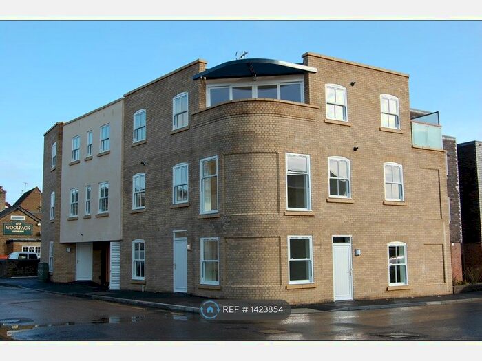 1 Bedroom Flat To Rent In Mildmay Road, Chelmsford, CM2