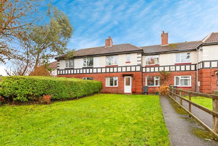 5 Bedroom Semi Detached House To Rent In Musgrave Gardens, Gilesgate, DH1