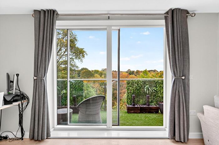 1 Bedroom Apartment For Sale In Westbury Mansions, Bracknell, RG12