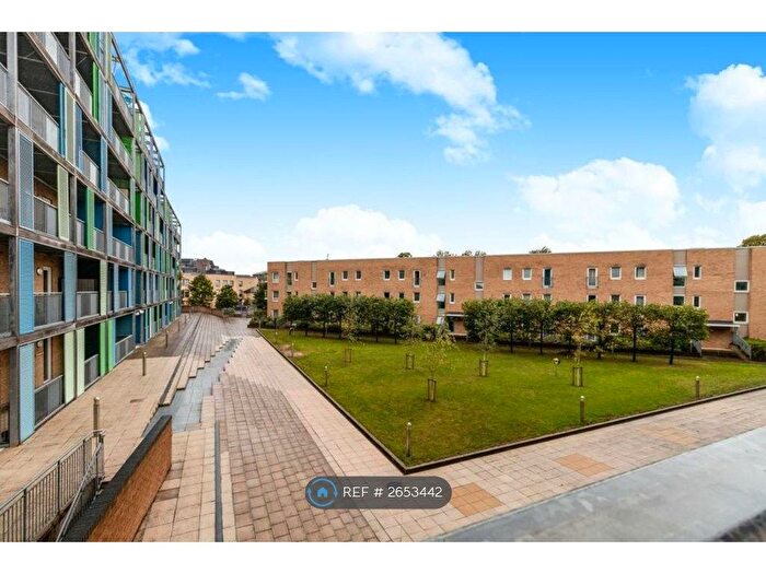 2 Bedroom Flat To Rent In Warren Close, Cambridge, CB2