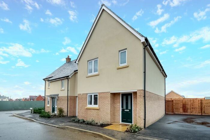 3 Bedroom Semi-Detached House To Rent In Jazz Road, Aylesbury, HP18
