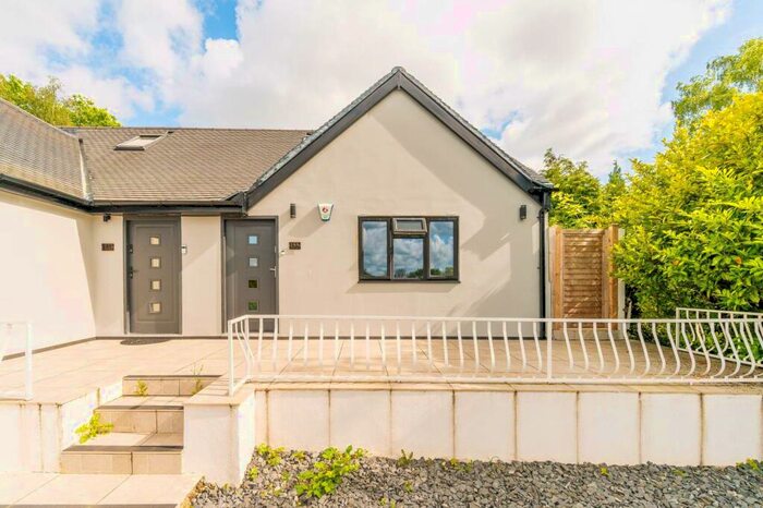 3 Bedroom Bungalow To Rent In Ballards Way, Croydon, CR0