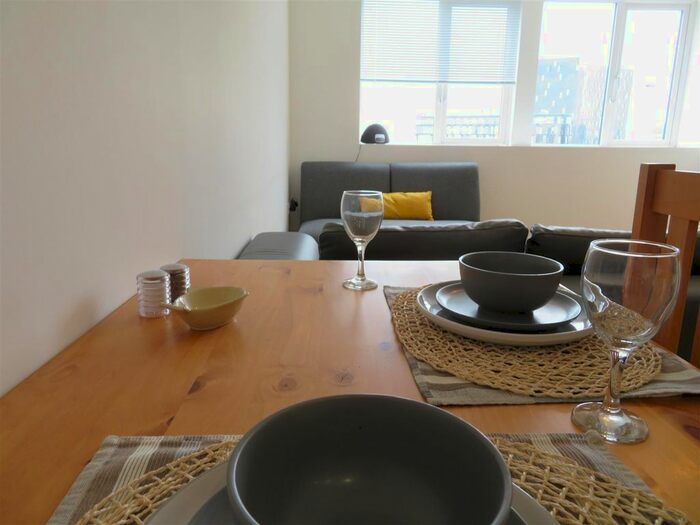 2 Bedroom Property To Rent In Isambard Brunel Road, Portsmouth, PO1