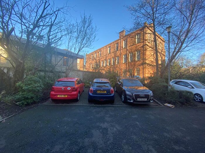 Garage / Parking To Rent In Eldon Street, Glasgow, Glasgow City, G3
