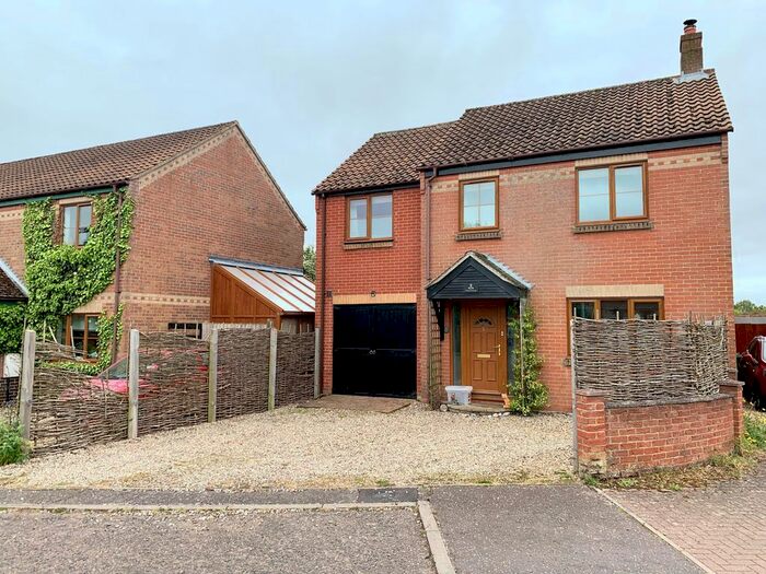 4 Bedroom Detached House To Rent In Foundry Close, Foulsham, NR20