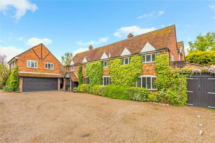 6 Bedroom Detached House For Sale In Roe End Lane, St. Albans, AL3