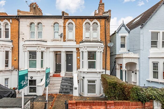 2 Bedroom Flat For Sale In Mosslea Road, London, SE20