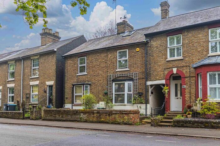 2 Bedroom Terraced House To Rent In Town Centre Location, HP1