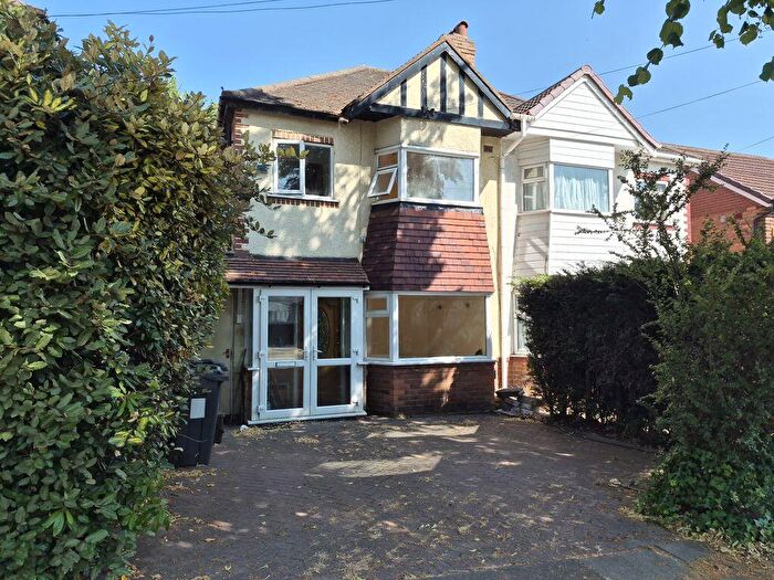 3 Bedroom Semi Detached House For Sale In Marshall Grove, Great Barr, Birmingham, B44