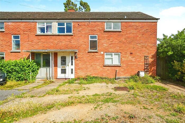 4 Bedroom Semi-Detached House For Sale In Elderfield Road, Bicester, Oxfordshire, OX27