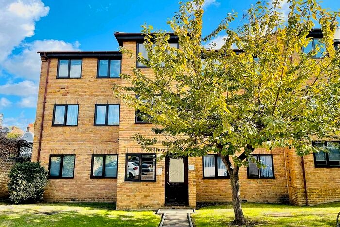 1 Bedroom Flat To Rent In Rudgwick Court, Woodville Street, Woolwich, London, SE18