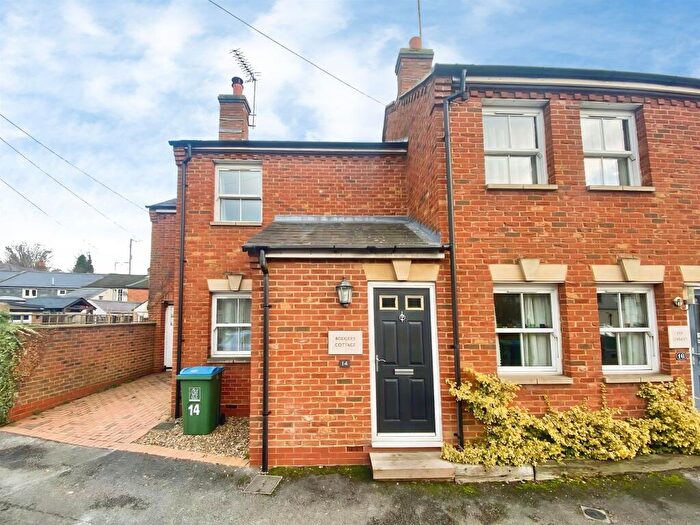 2 Bedroom End Of Terrace House For Sale In Walton Green, Aylesbury, HP21
