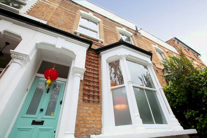3 Bedroom Detached House To Rent In Evering Road, London, N16