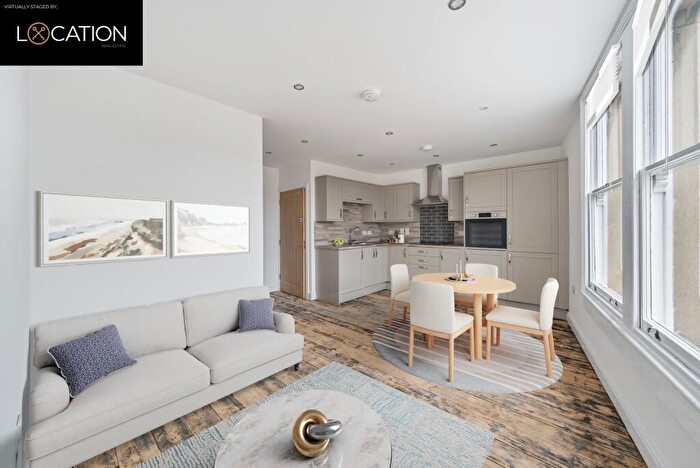 1 Bedroom Flat To Rent In Market Place, Chippenham, SN15