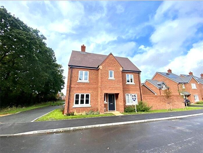 3 Bedroom Detached House For Sale In Hammersley Drive, Ash, Surrey, GU12