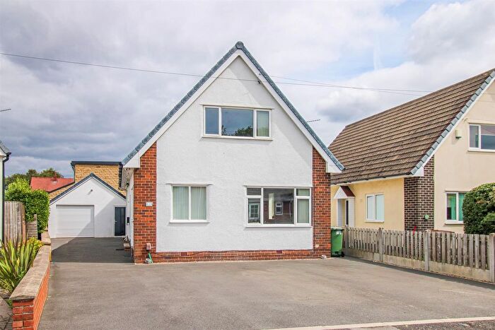 4 Bedroom Detached House For Sale In Westcroft Drive, Ossett, WF5