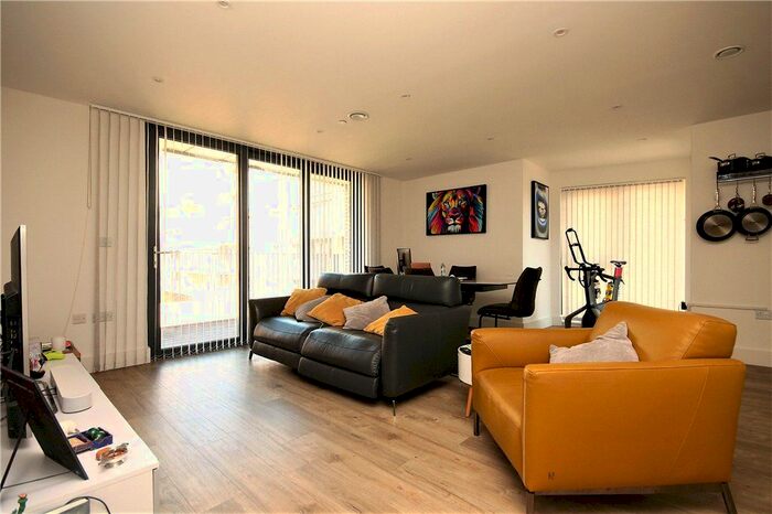 2 Bedroom Flat To Rent In Fairfield Avenue, Staines-Upon-Thames, Surrey, TW18