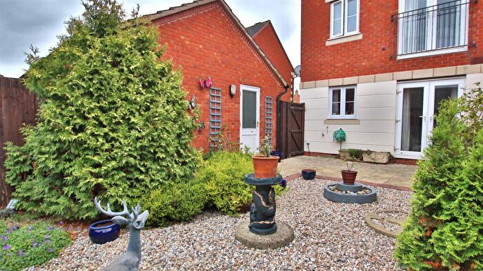 3 Bedroom End Of Terrace House For Sale In Musket Close, Walton Cardiff, Tewkesbury, GL20