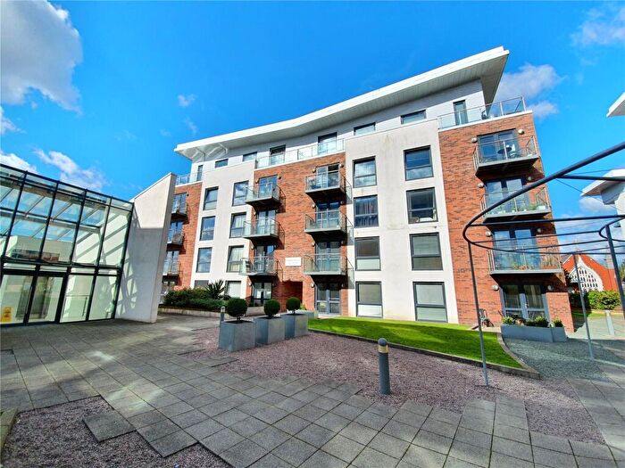 1 Bedroom Flat To Rent In Longfield Centre, Prestwich, Manchester, Greater Manchester, M25