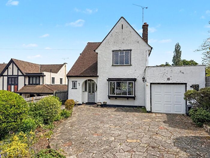 3 Bedroom Detached House For Sale In Lynwood Grove, Orpington, BR6