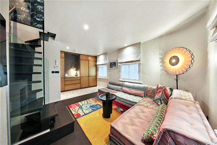 1 Bedroom Flat For Sale In Shepherd Market, London, W1J