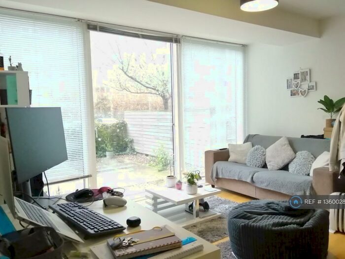 1 Bedroom Flat To Rent In The Avenue, Leeds, LS9