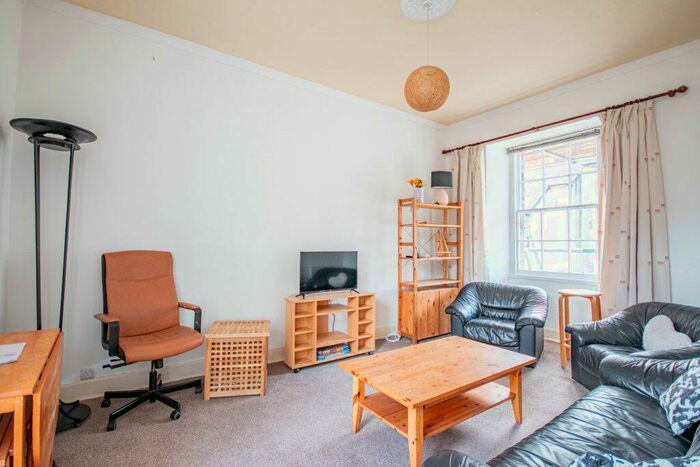 2 Bedroom Flat To Rent In L – World's End Close, Edinburgh, EH1