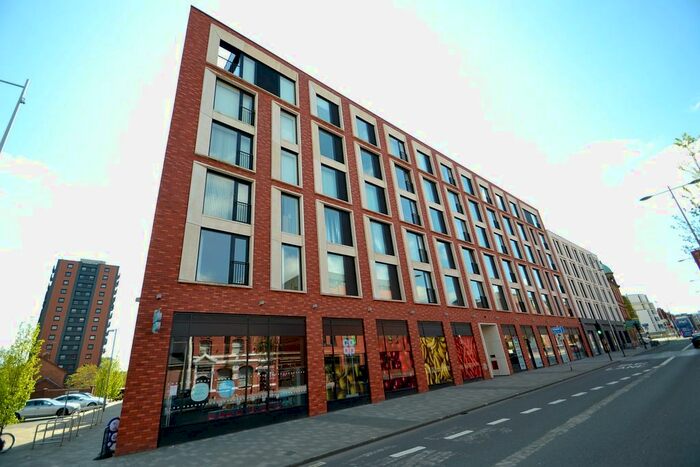 Garage / Parking To Rent In Chapel Street, Salford, M3