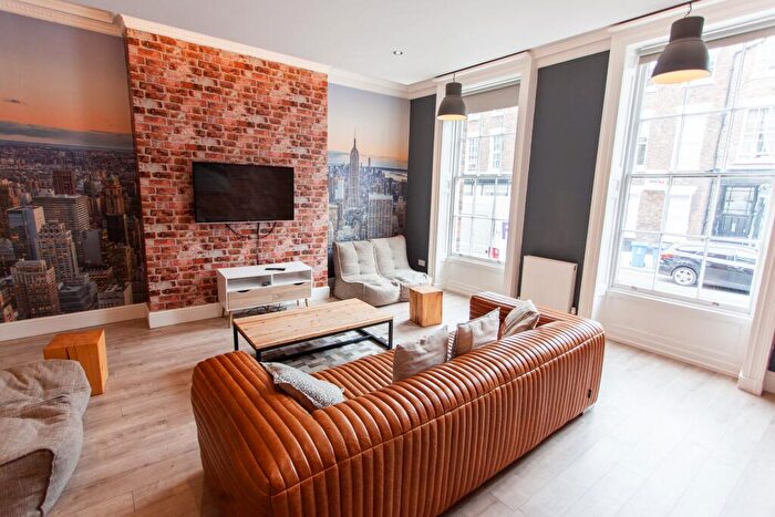 7 Bedroom End Of Terrace House To Rent In Maryland Street, L1